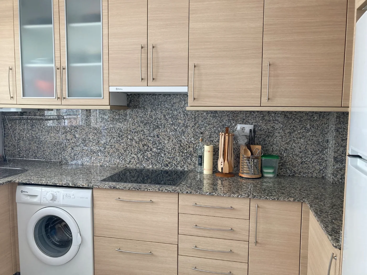 Cocina equipada con lavadora